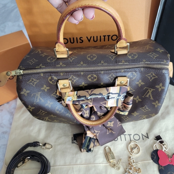 COPY - Authentic Louis Vuitton Monogram Speedy 30 - Picture 4 of 17